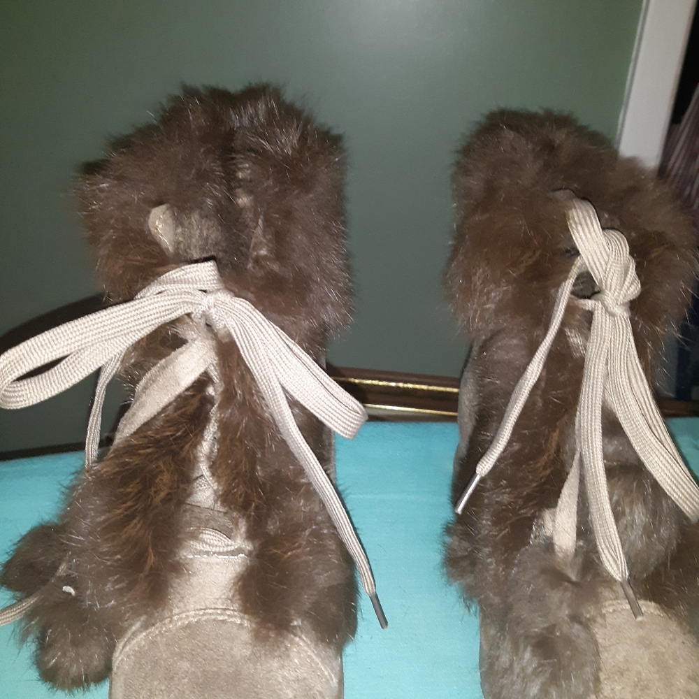 Boots - Picture 2 of 3